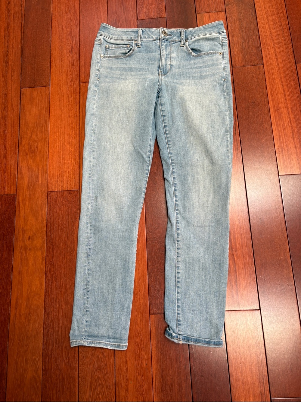 American Eagle Outfitters Light Wash Skinny Jeans ladies size 10